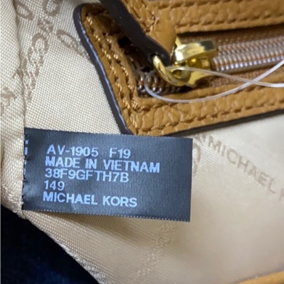 Micheal Kors Fulton Hobo bag NWT - Picture 5 of 6